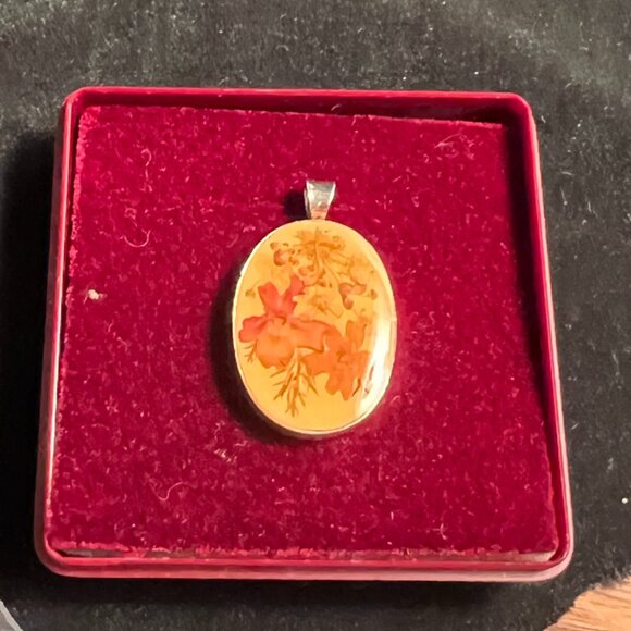 Jewelry - Picture 1 of 1